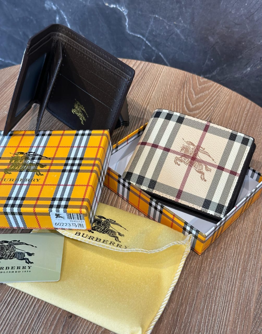 Billetera Burberry 1:1