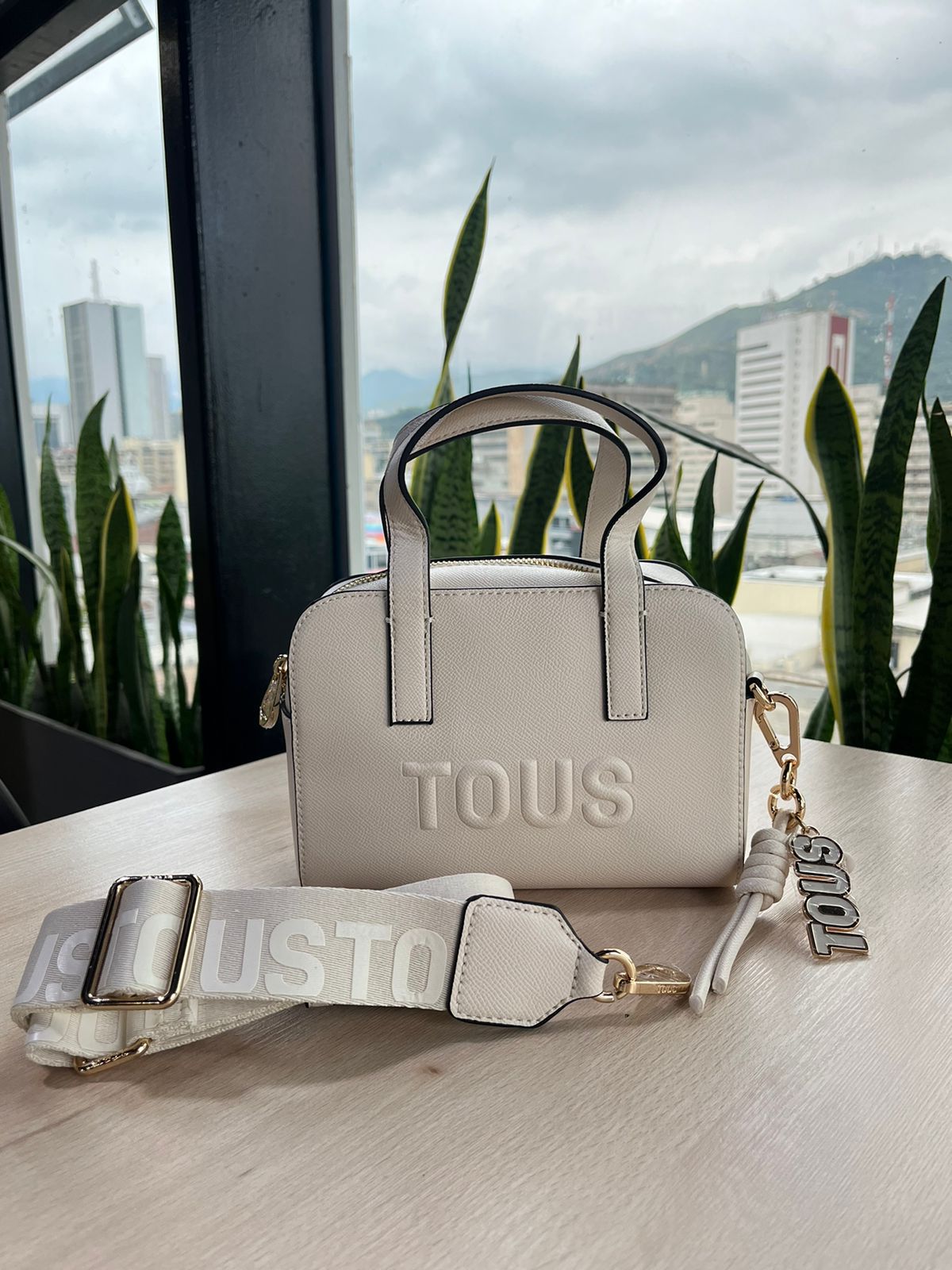 Bolso Tipo Cartera con Relieve Tous 1:1