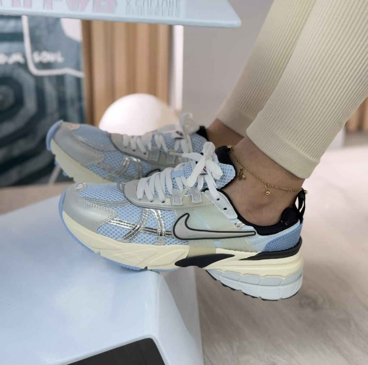 Nike V2K Run 1:1