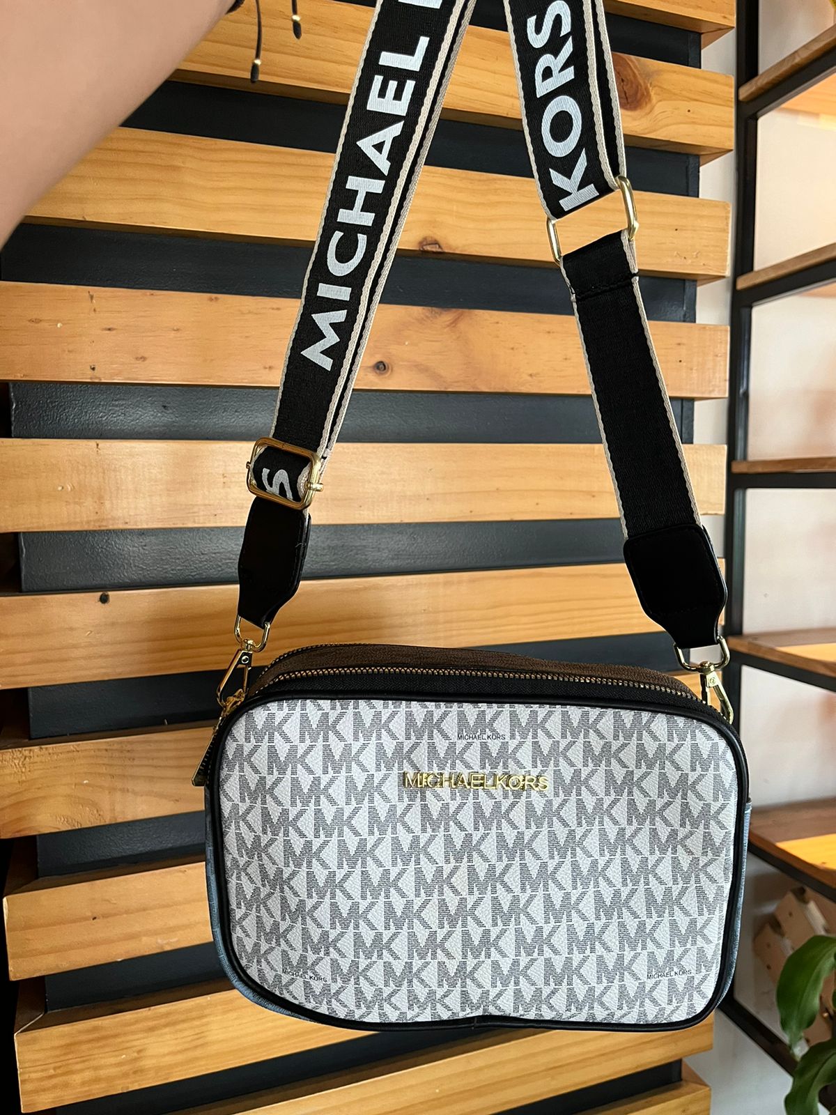 Manos libres Michael Kors