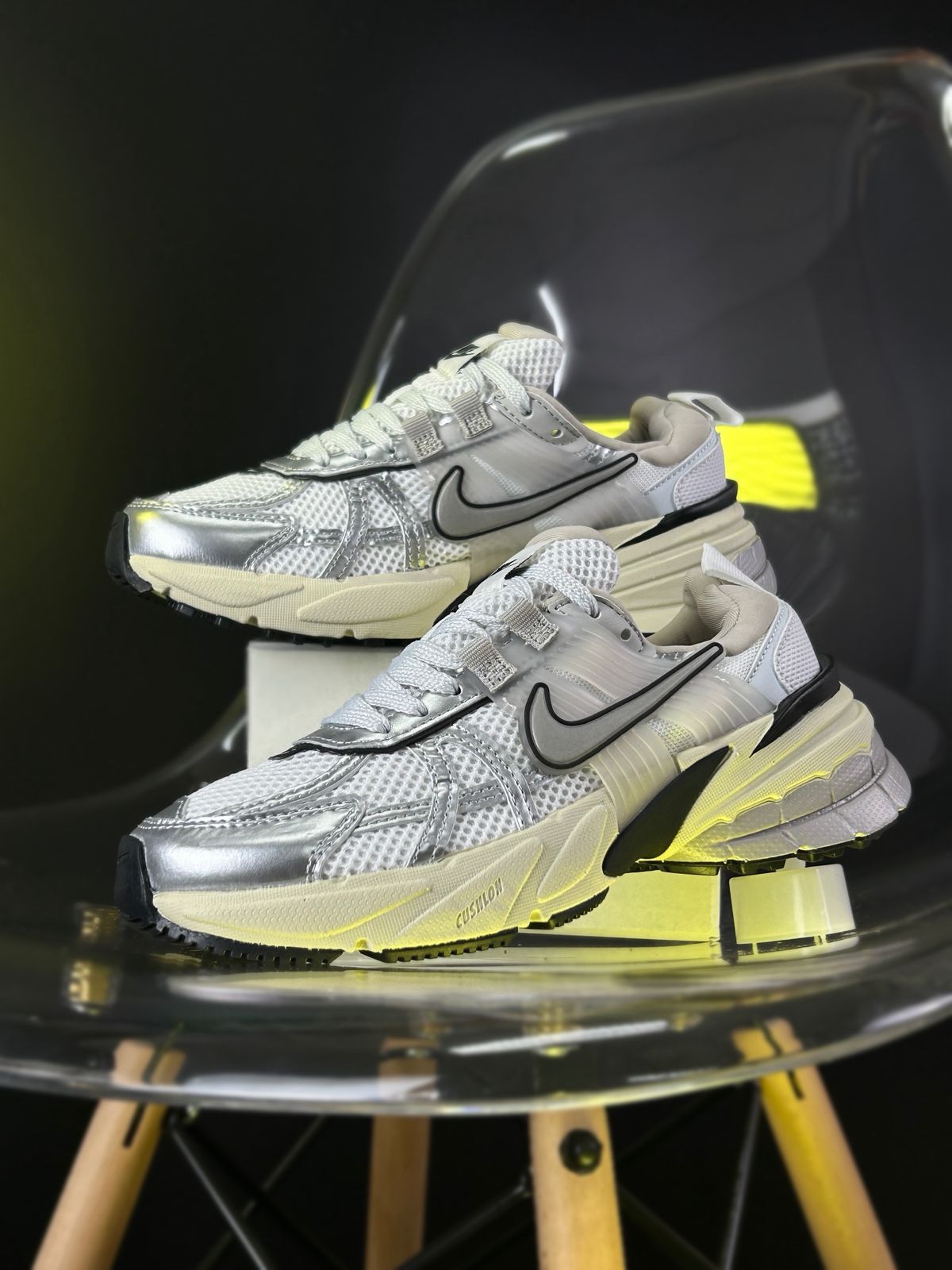Nike V2K Run 1:1